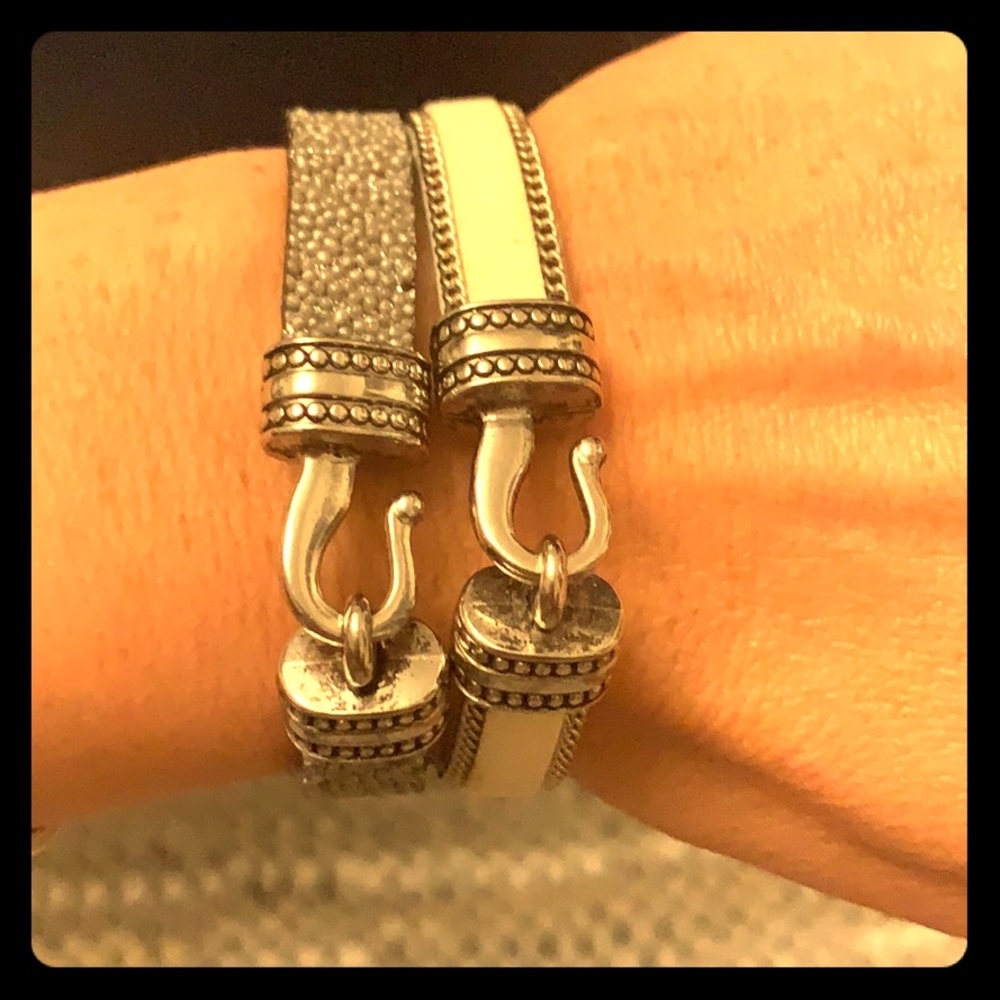 Link Bracelets in silver and white